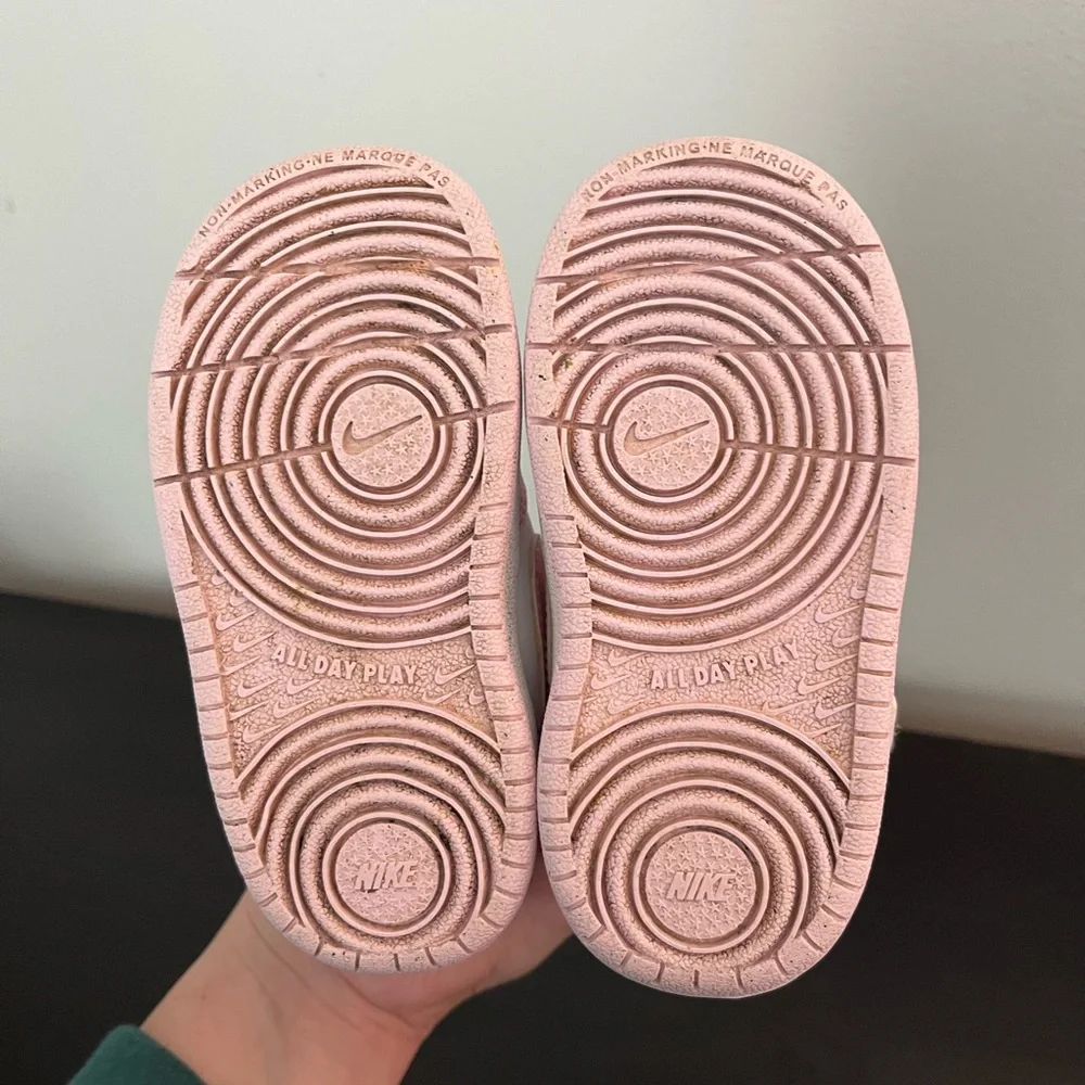 Toddler Girls Nike Court Athletic No-tie Lace Sneakers in in Pink and White - Picture 5 of 8